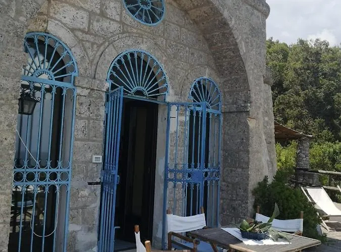 Il Trullo Di Funnuvojere Corsano (Apulia)